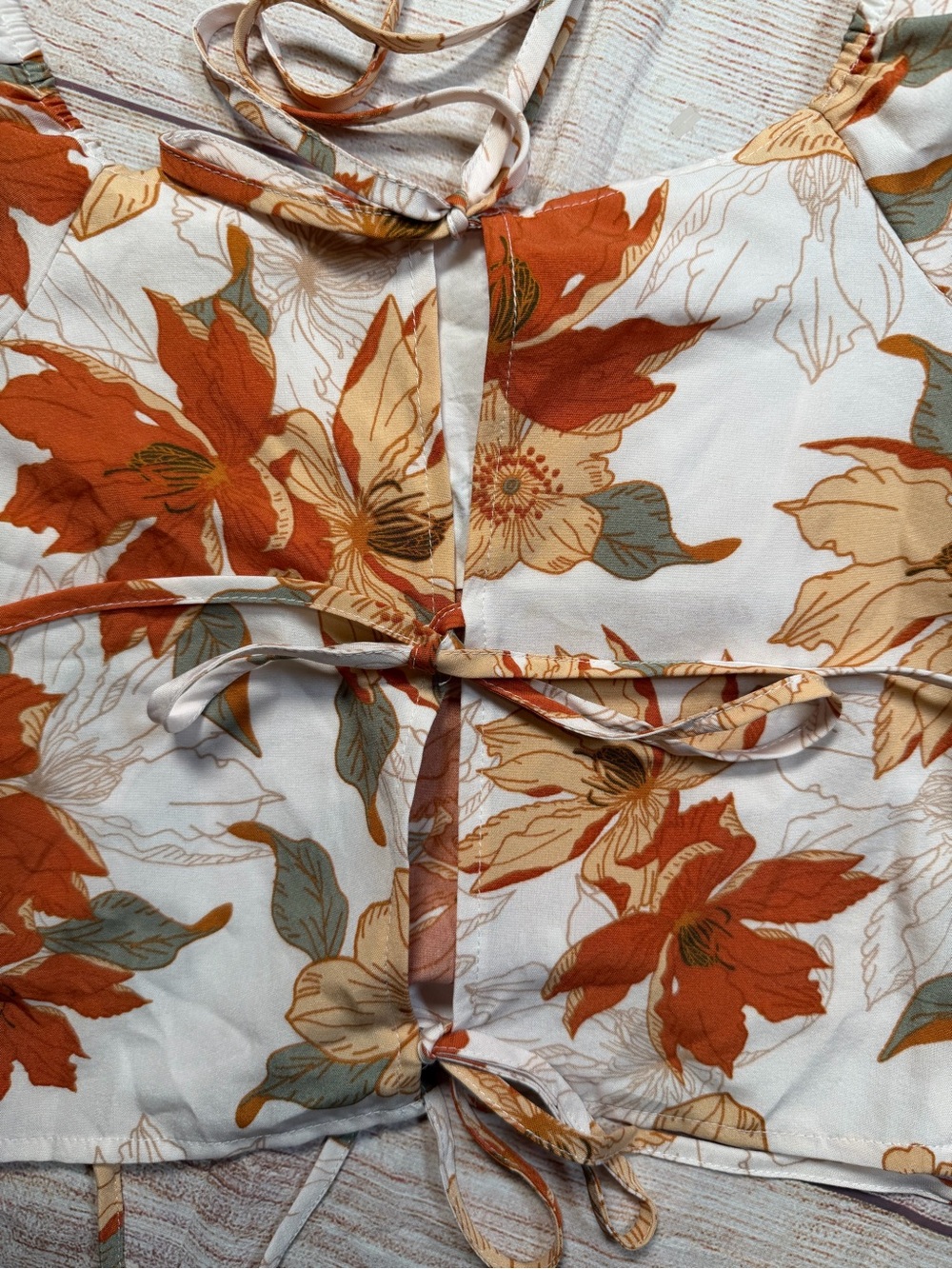 Floral Puff‎ Sleeve Cottage Babydoll Cropped Top Cutaway Tie Back - White & Rust - Picture 7 of 7